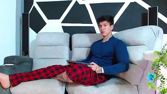 JUSTIN FULLER1 online show from 11/29/25, 05:38