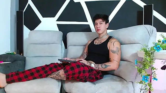 JUSTIN FULLER1 online show from 11/30/25, 02:21