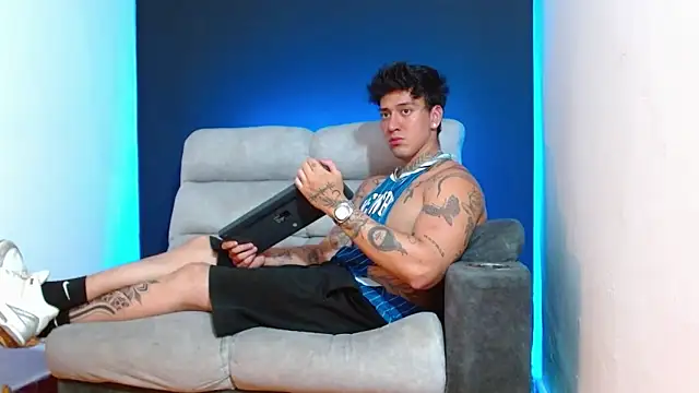 Snapshot of JUSTIN_FULLER1 chatting on 12/23/25, 12:08 JUSTIN FULLER1 online show from 12/23/25, 12:08