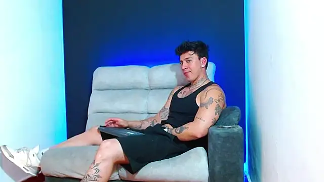 Snapshot of JUSTIN_FULLER1 chatting on 01/06/26, 03:10 JUSTIN FULLER1 online show from 01/06/26, 03:10