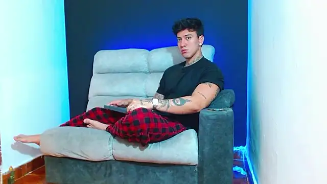 Snapshot of JUSTIN_FULLER1 chatting on 01/09/26, 06:21 JUSTIN FULLER1 online show from 01/09/26, 06:21