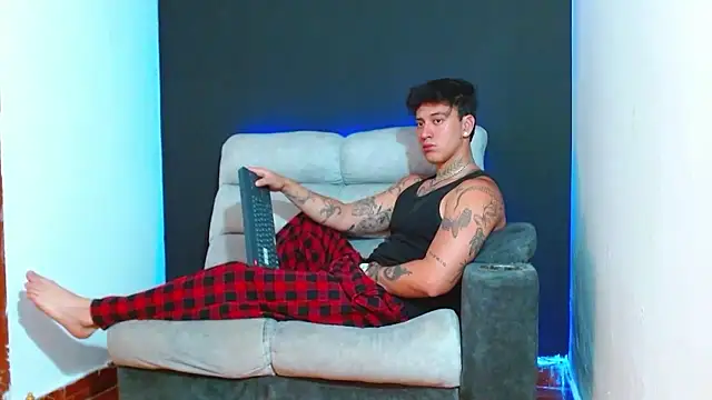 Snapshot of JUSTIN_FULLER1 chatting on 01/12/26, 05:40 JUSTIN FULLER1 online show from 01/12/26, 05:40