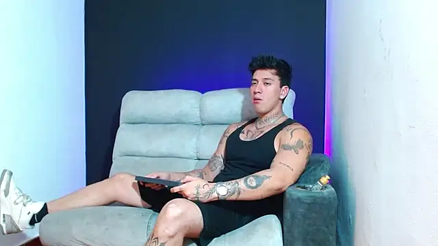 Snapshot of JUSTIN_FULLER1 chatting on 02/02/26, 02:32 JUSTIN FULLER1 online show from 02/02/26, 02:32