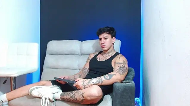 JUSTIN FULLER1 online show from 04/24/26, 02:58