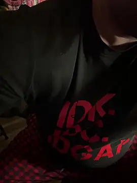 Snapshot of showoff79vers chatting on 01/04/25, 05:37 showoff79vers online show from 01/04/25, 05:37