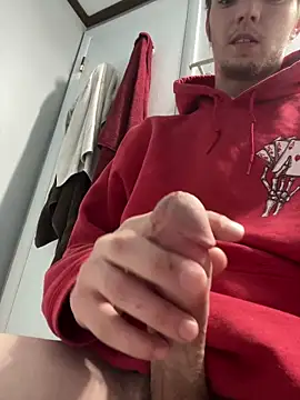 Snapshot of daddyjake101 chatting on 12/16/25, 03:17 daddyjake101 online show from 12/16/25, 03:17