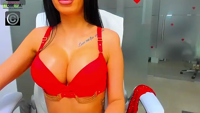 Queenrafaella online show from 02/18/26, 03:46