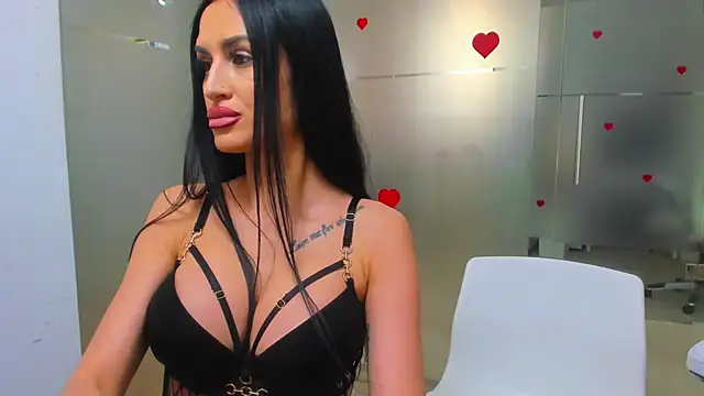 Queenrafaella online show from 04/23/26, 12:29