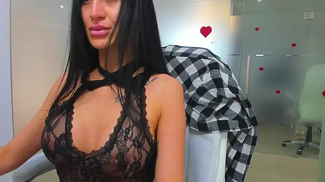 Queenrafaella online show from 05/04/26, 05:25