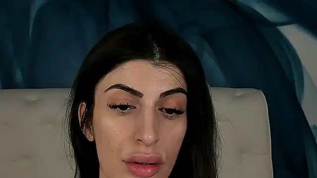 SkinnyDolly online show from 12/14/25, 03:01