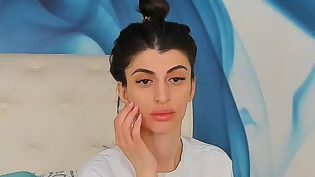 SkinnyDolly online show from 04/06/26, 02:31