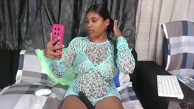 Lilmisskay18 online show from 06/15/26, 04:09