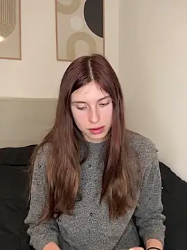 emma05 online show from 01/28/25, 08:14