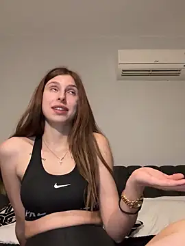 emma05 online show from 02/16/25, 06:21