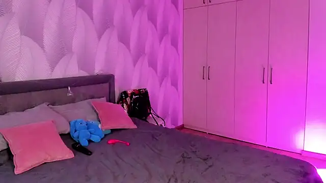 Bambiii bby online show from 10/21/25, 01:39