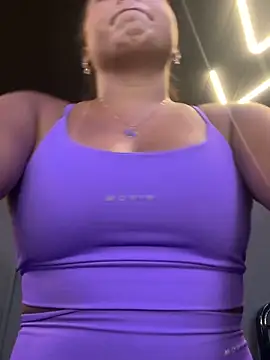 lariic online show from 09/22/25, 07:27