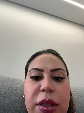 lariic online show from 02/24/26, 03:10