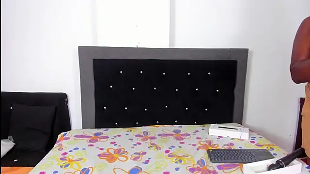 Snapshot of skaysanchez1 chatting on 02/03/25, 03:06 skaysanchez1 online show from 02/03/25, 03:06