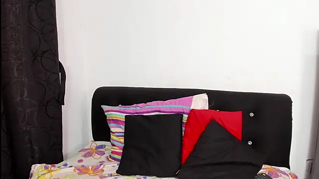 Snapshot of skaysanchez1 chatting on 02/05/25, 03:20 skaysanchez1 online show from 02/05/25, 03:20