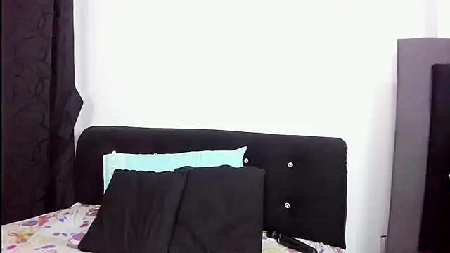 Snapshot of skaysanchez1 chatting on 03/11/25, 04:18 skaysanchez1 online show from 03/11/25, 04:18