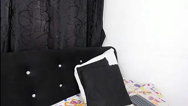 Snapshot of skaysanchez1 chatting on 03/17/25, 03:07 skaysanchez1 online show from 03/17/25, 03:07