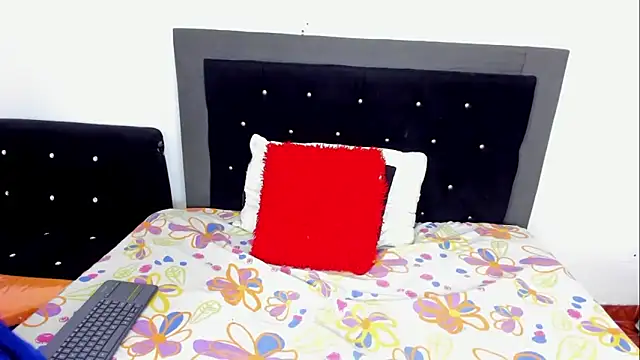 Snapshot of skaysanchez1 chatting on 09/12/25, 04:29 skaysanchez1 online show from 09/12/25, 04:29