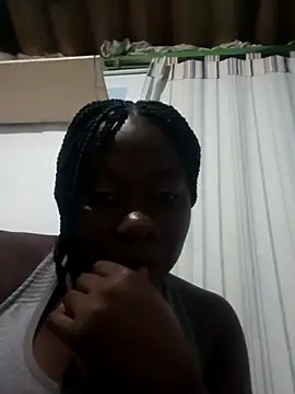 Snapshot of skaysanchez1 chatting on 10/23/25, 01:05 skaysanchez1 online show from 10/23/25, 01:05