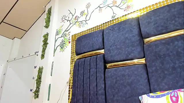 Snapshot of skaysanchez1 chatting on 11/15/25, 07:54 skaysanchez1 online show from 11/15/25, 07:54