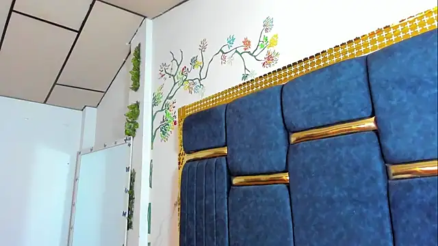 Snapshot of skaysanchez1 chatting on 11/17/25, 08:03 skaysanchez1 online show from 11/17/25, 08:03