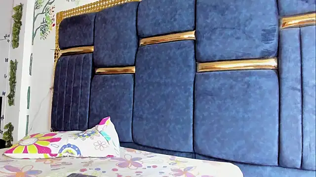 Snapshot of skaysanchez1 chatting on 11/25/25, 07:25 skaysanchez1 online show from 11/25/25, 07:25