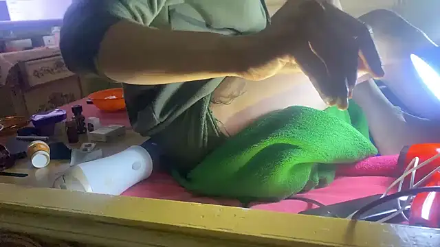 emylolo9 online show from 12/08/24, 11:08