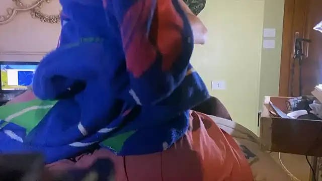 emylolo9 online show from 12/17/24, 10:00