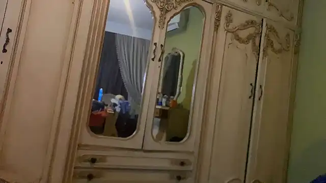 emylolo9 online show from 01/01/25, 11:29