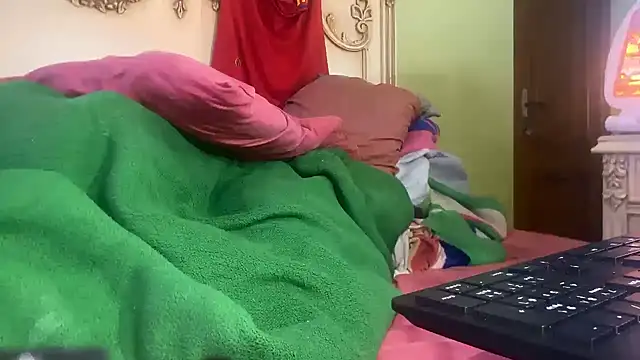 emylolo9 online show from 01/09/25, 12:03