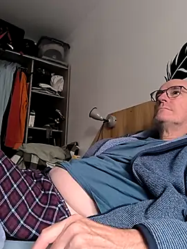 bogland33 online show from 09/25/25, 04:54