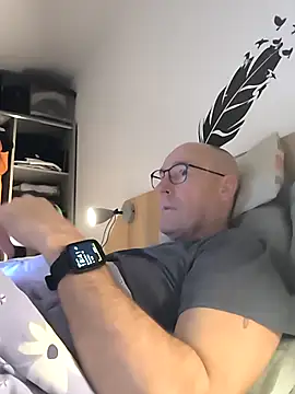 bogland33 online show from 12/18/25, 05:41