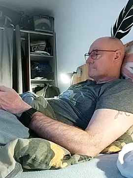 bogland33 online show from 03/18/26, 07:28