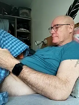 bogland33 online show from 04/19/26, 06:10