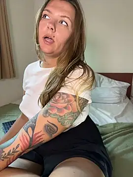  private person  online show from 05/05/26, 10:12