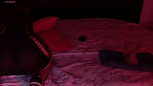 Snapshot of SashaBrianna99 chatting on 11/16/25, 10:10 SashaBrianna99 online show from 11/16/25, 10:10