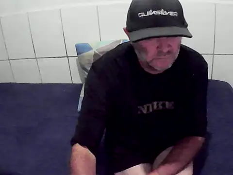 Snapshot of pierdona chatting on 01/09/26, 07:48 pierdona online show from 01/09/26, 07:48