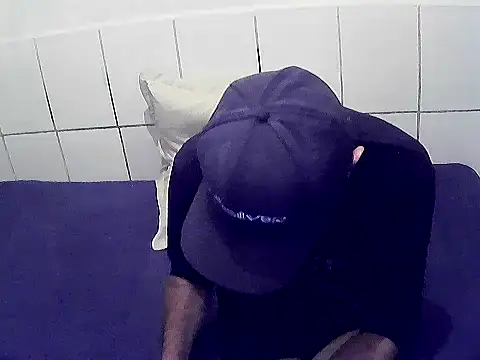 Snapshot of pierdona chatting on 02/11/26, 08:25 pierdona online show from 02/11/26, 08:25