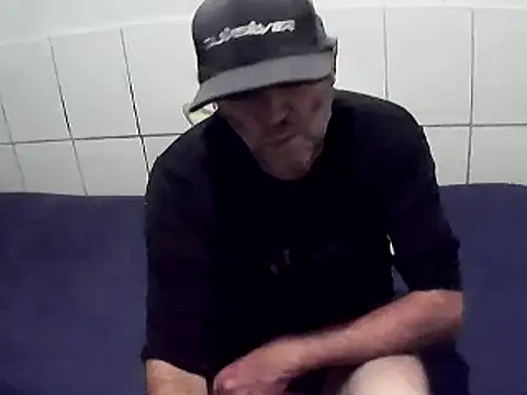 Snapshot of pierdona chatting on 02/13/26, 07:32 pierdona online show from 02/13/26, 07:32