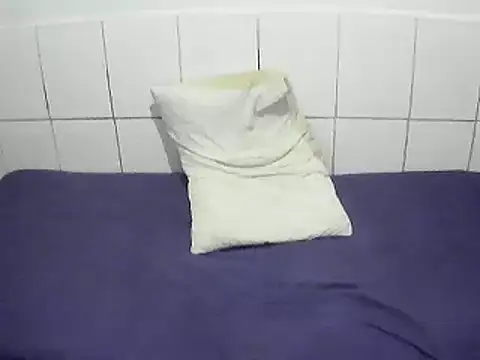Snapshot of pierdona chatting on 05/17/26, 11:01 pierdona online show from 05/17/26, 11:01