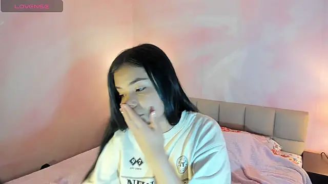 AuroraFiore online show from 03/15/25, 07:48