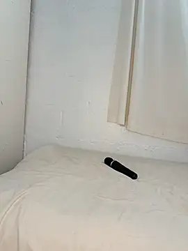 contagiousqueen online show from 04/12/26, 01:05