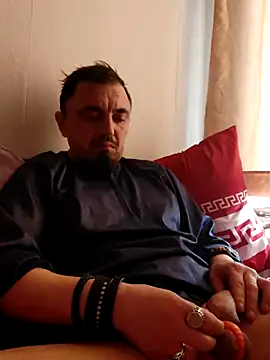 Snapshot of HungJonny99 chatting on 04/03/26, 01:42 HungJonny99 online show from 04/03/26, 01:42