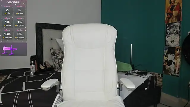 kinky polar online show from 02/18/26, 03:46