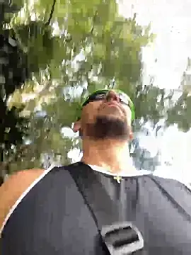 Snapshot of dantedesirexx chatting on 01/10/25, 09:42 dantedesirexx online show from 01/10/25, 09:42