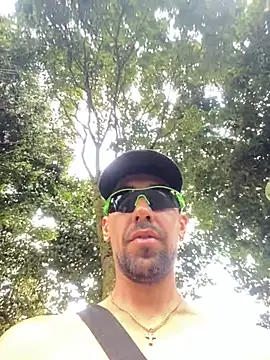 Snapshot of dantedesirexx chatting on 01/16/25, 06:48 dantedesirexx online show from 01/16/25, 06:48